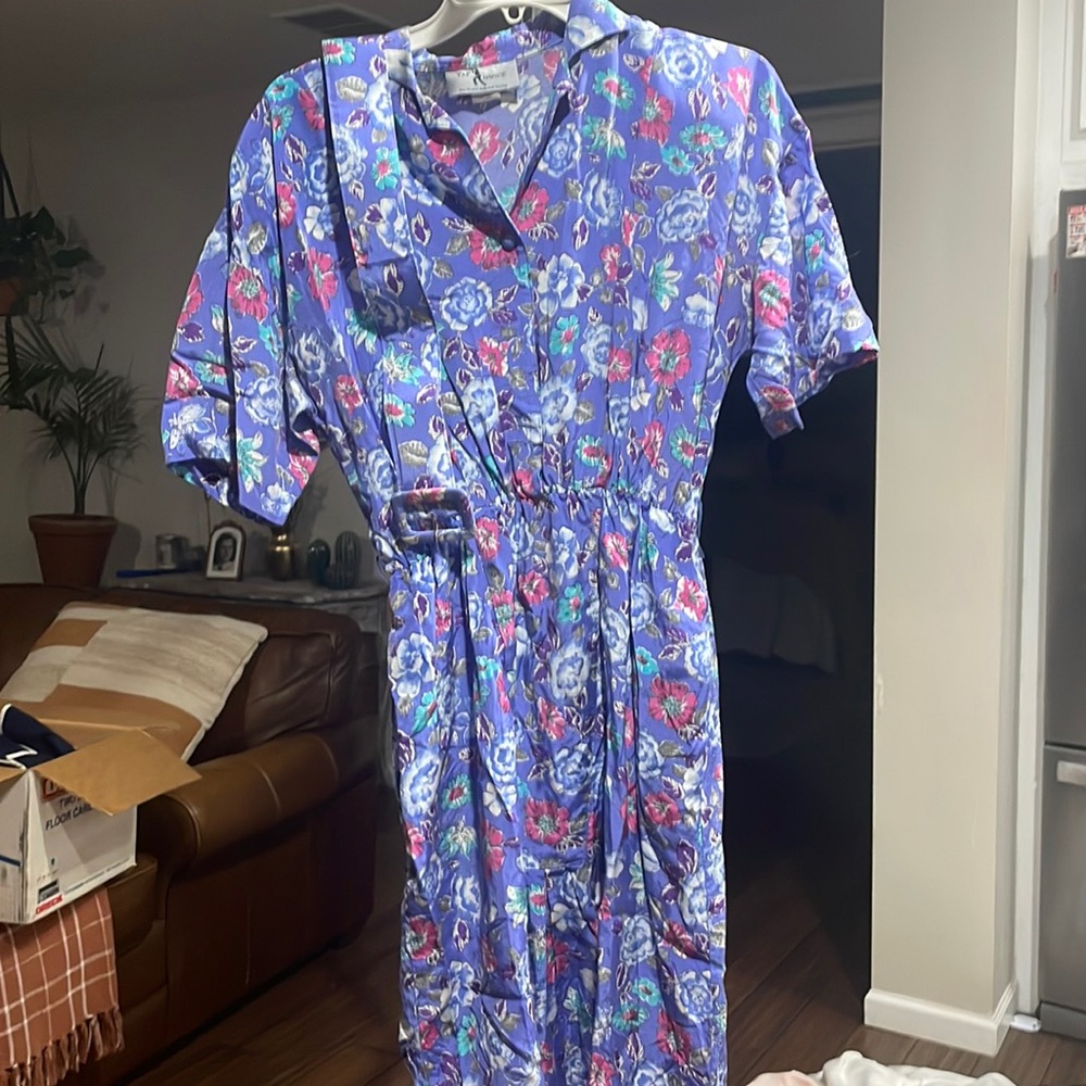 Vintage dress with belt